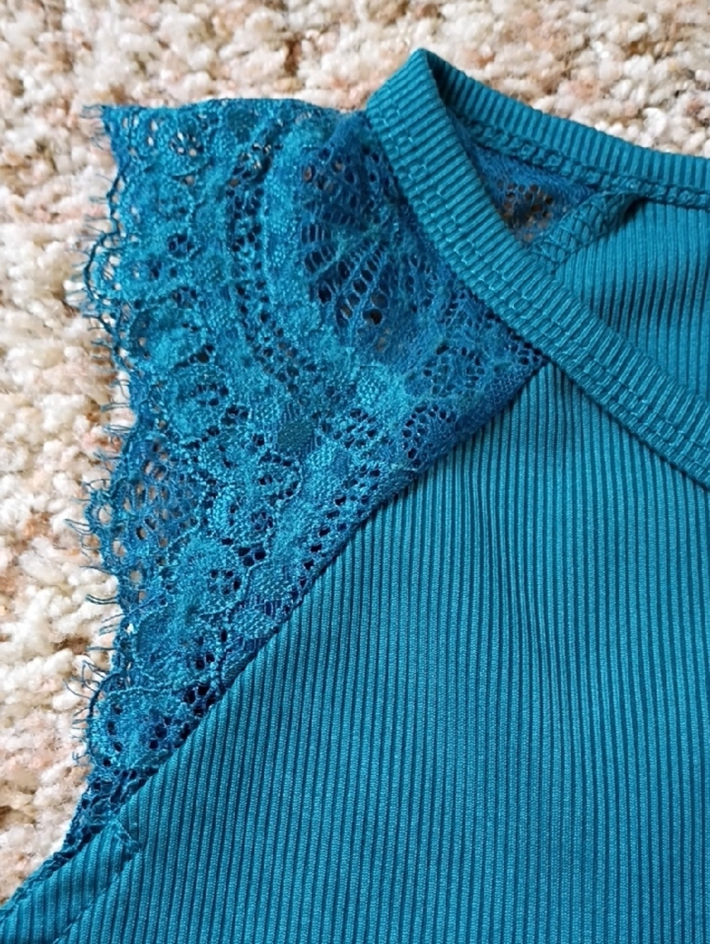 Green Lace-Trim Ribbed Tank Top - Women's - Picture 2 of 7